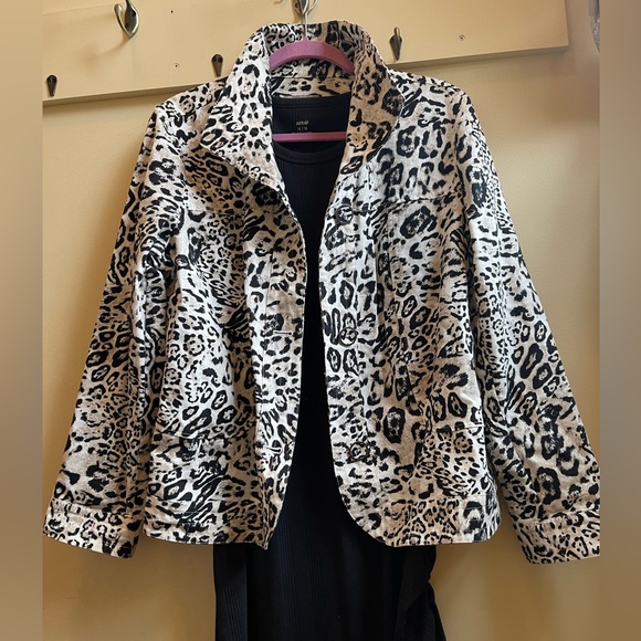 Chicos Leopard Print Jacket - Picture 9 of 9